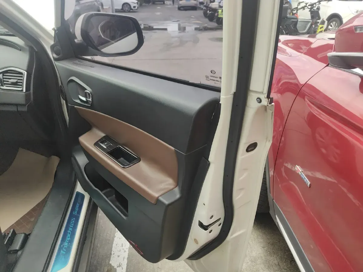 2015 GAC Trumpchi GS5 Super 2.0L 147HP L4 5AT,autocango,china used car exporter,china ev exporter,chinese used car exporter,chinese used ev exporter