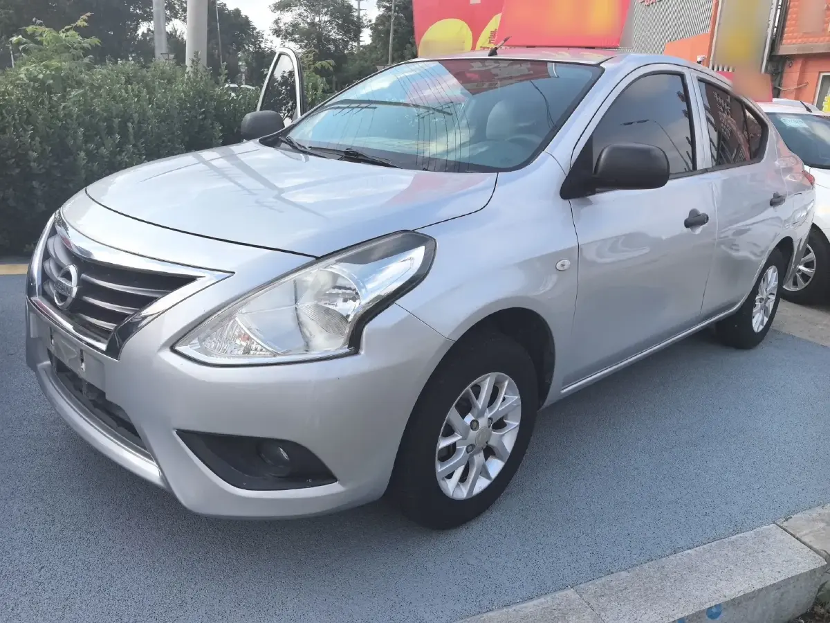 2015 Nissan Sunny 1.5L 112HP L4 5MT