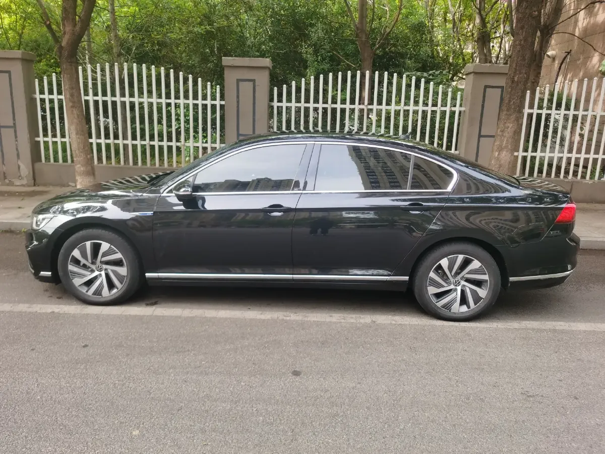 2022 Volkswagen Magotan GTE 1.4T 150HP L4 6DCT PHEV 13KWH,autocango,china used car exporter,china ev exporter,chinese used car exporter,chinese used ev exporter