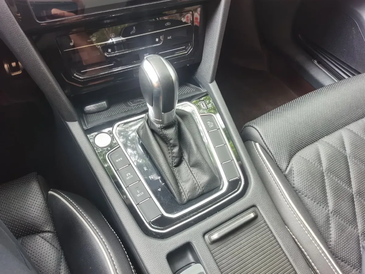 2022 Volkswagen Magotan GTE 1.4T 150HP L4 6DCT PHEV 13KWH,autocango,china used car exporter,china ev exporter,chinese used car exporter,chinese used ev exporter