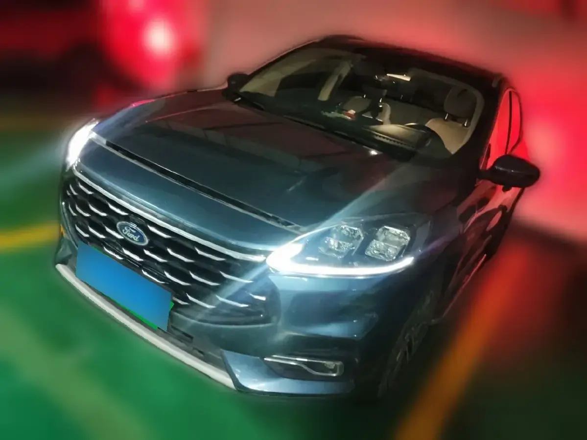 2020 Ford Escape 2.0T 248HP L4 8AT