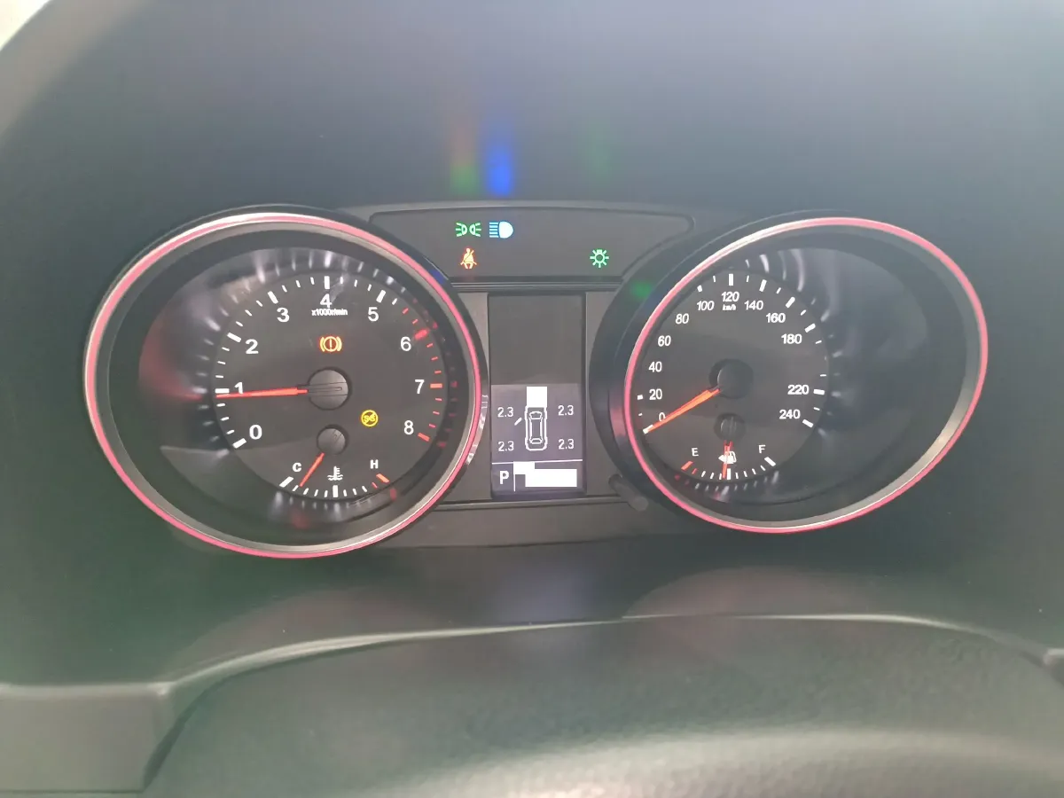 2017 Haval M6 1.5T 150HP L4 6AT,autocango,china used car exporter,china ev exporter,chinese used car exporter,chinese used ev exporter