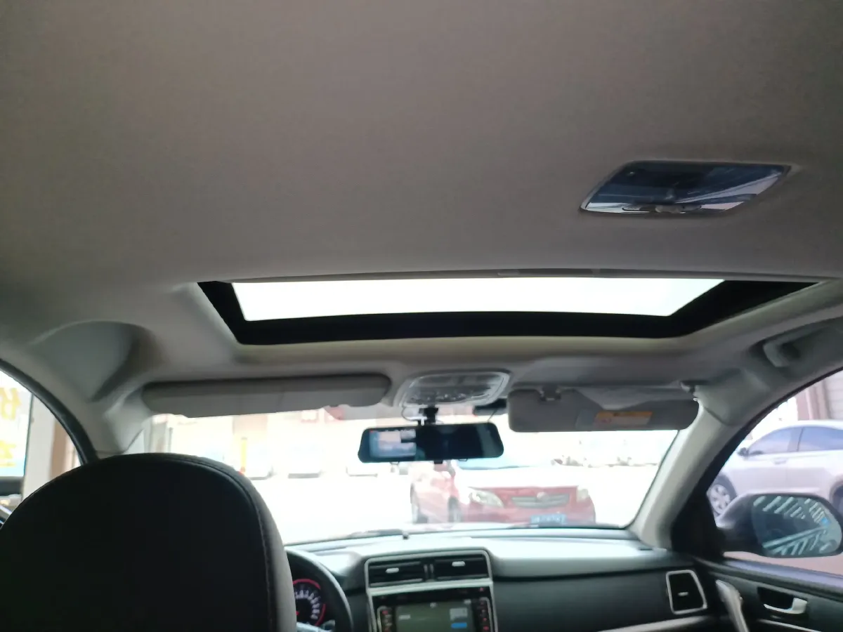 2017 Haval M6 1.5T 150HP L4 6AT,autocango,china used car exporter,china ev exporter,chinese used car exporter,chinese used ev exporter