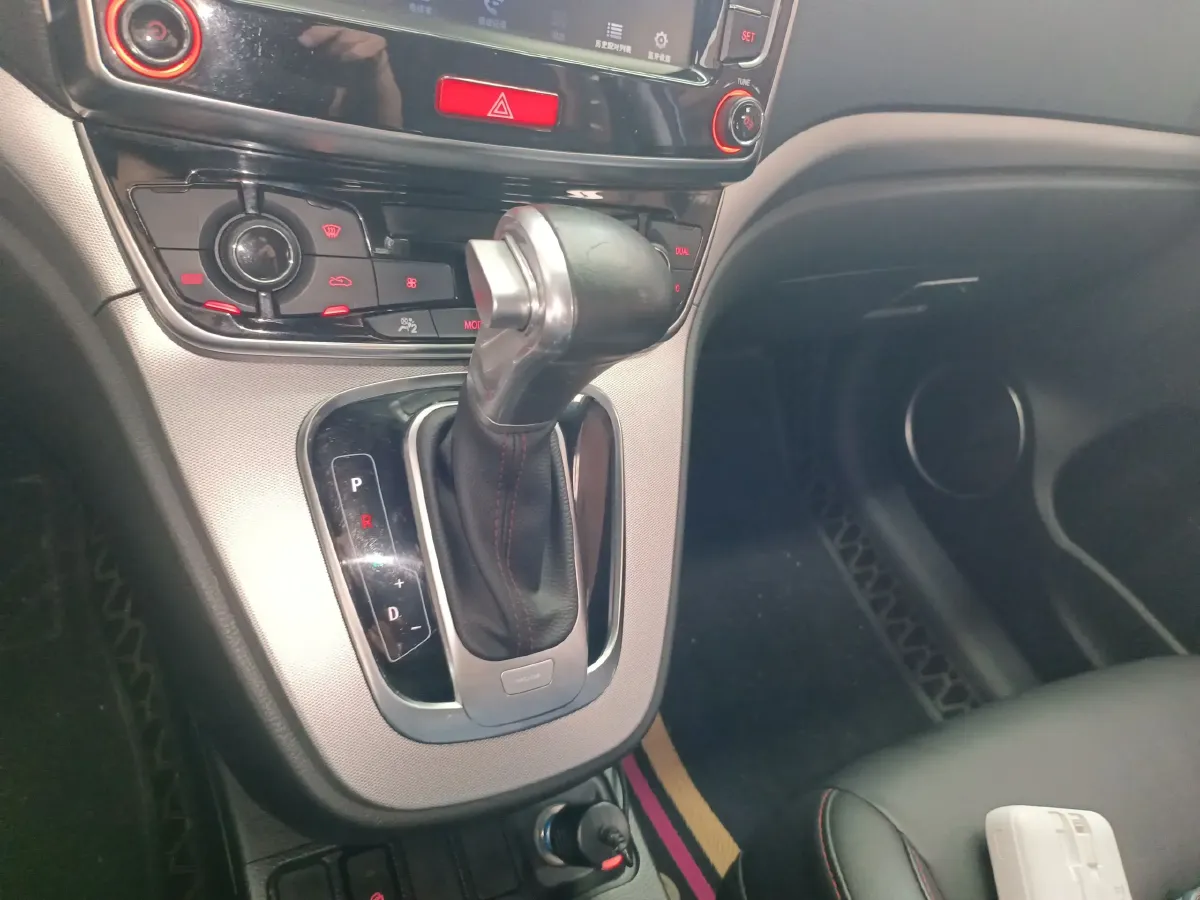 2017 Haval M6 1.5T 150HP L4 6AT,autocango,china used car exporter,china ev exporter,chinese used car exporter,chinese used ev exporter