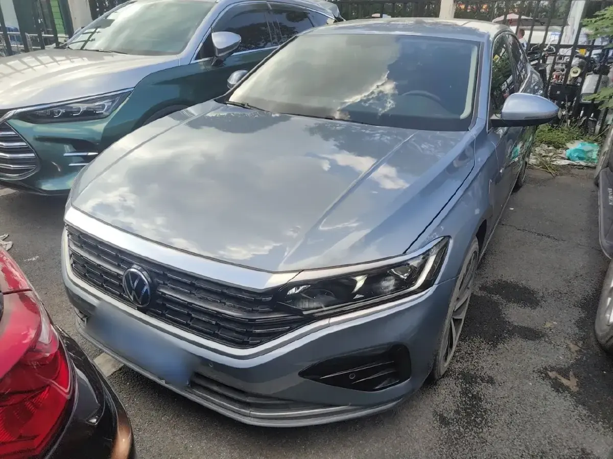 2022 Volkswagen Passat 2.0T 186HP L4 7DCT