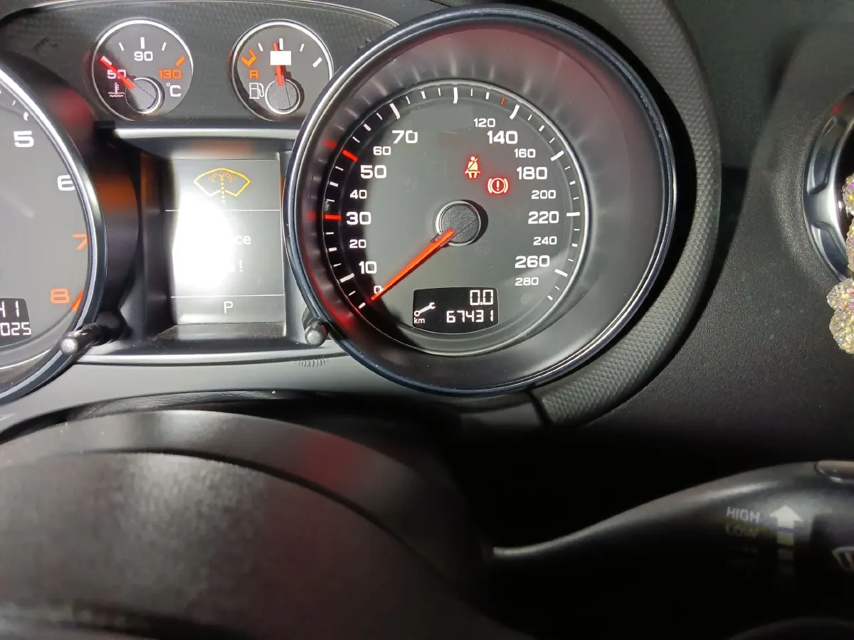 2011 Audi TT 2.0T 211HP L4 6DCT,autocango,china used car exporter,china ev exporter,chinese used car exporter,chinese used ev exporter