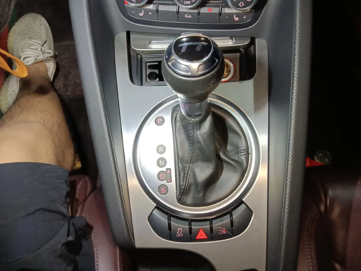 2011 Audi TT 2.0T 211HP L4 6DCT,autocango,china used car exporter,china ev exporter,chinese used car exporter,chinese used ev exporter