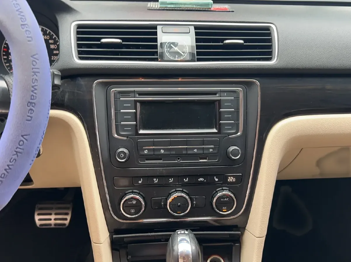 2013 Volkswagen Passat 1.8T 160HP L4 7DCT,autocango,china used car exporter,china ev exporter,chinese used car exporter,chinese used ev exporter