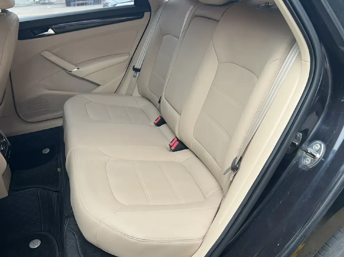 2013 Volkswagen Passat 1.8T 160HP L4 7DCT,autocango,china used car exporter,china ev exporter,chinese used car exporter,chinese used ev exporter