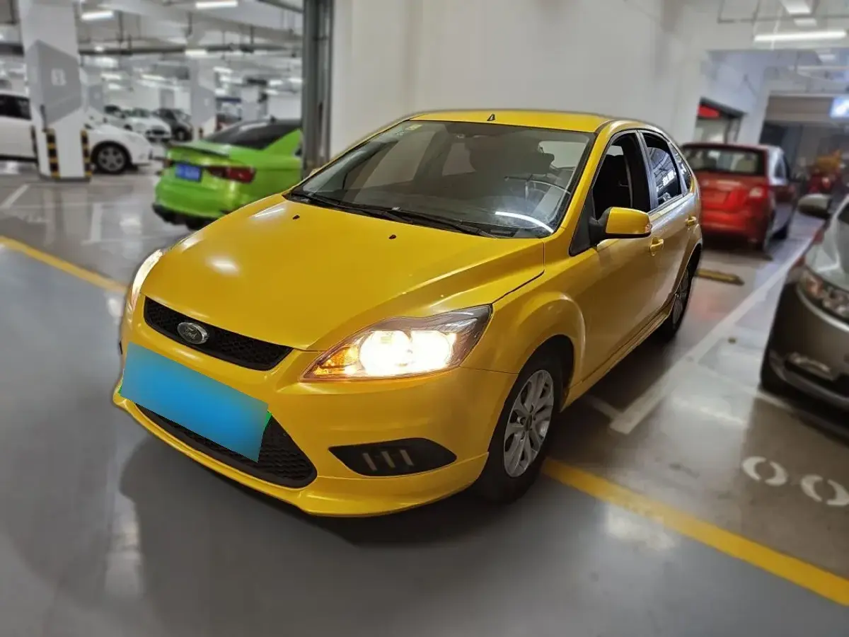 2013 Ford Focus 1.8L 124HP L4 5MT