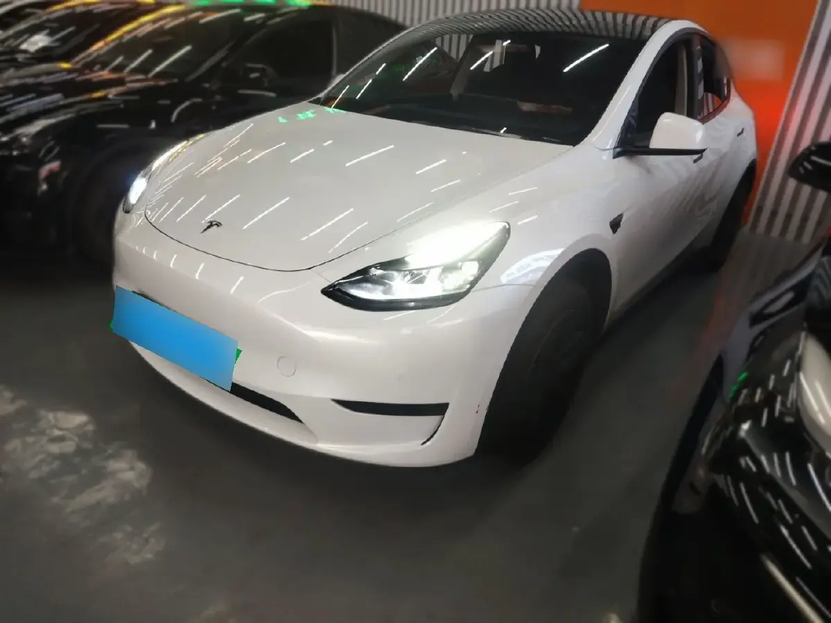2023 Tesla Model Y BEV 60KWH