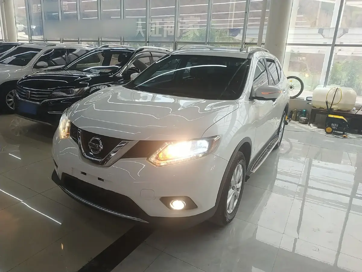 2014 Nissan X-Trail 2.0L 150HP L4 CVT