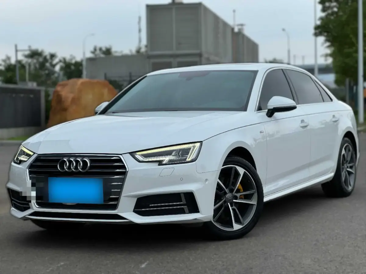 2018 Audi A4L 2.0T 190HP L4 7DCT