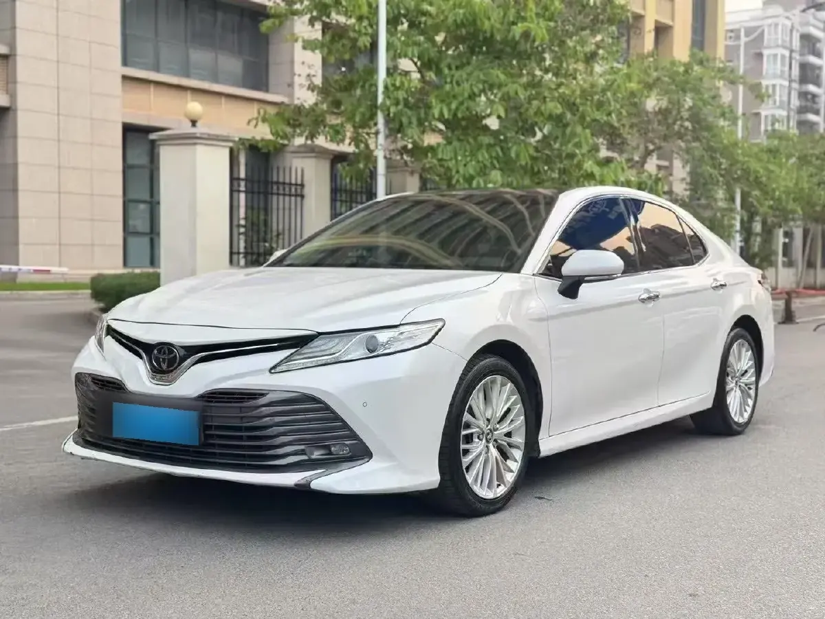 2018 Toyota Camry 2.5L 209HP L4 8AT