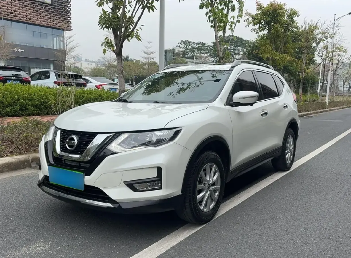2017 Nissan X-Trail 2.0L 150HP L4 CVT