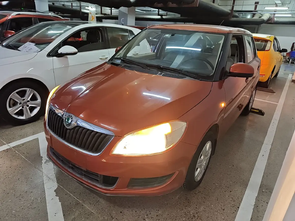 2012 Skoda Fabia 1.4L 86HP L4 6AT