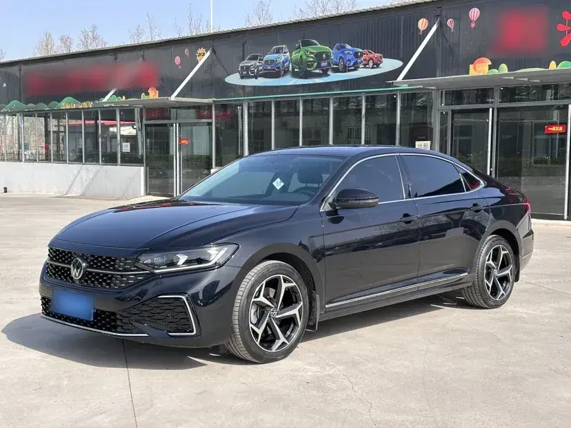 2023 Volkswagen Passat 2.0T 186HP L4 7DCT