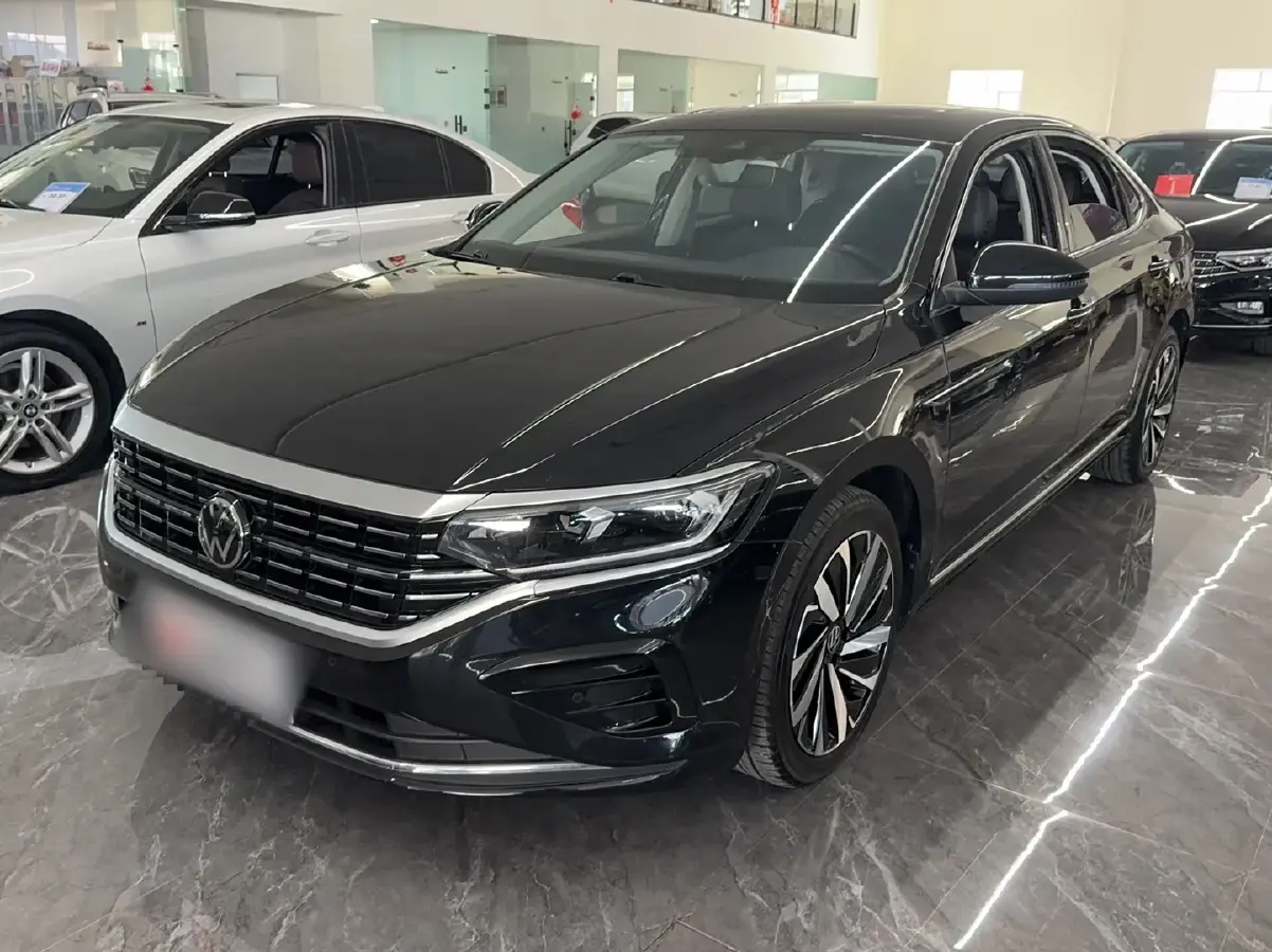 2022 Volkswagen Passat 2.0T 186HP L4 7DCT