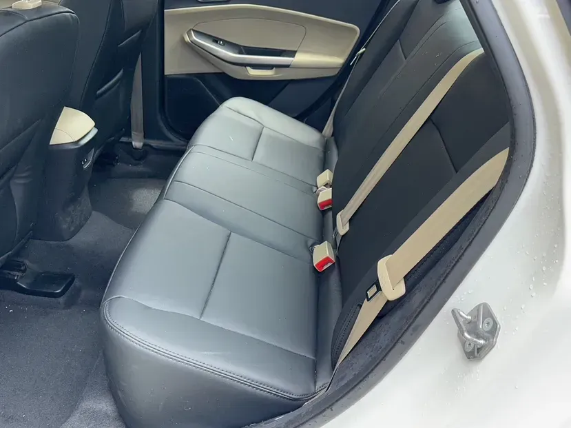 2015 Ford Escort 1.5L 113HP L4 5MT,autocango,china used car exporter,china ev exporter,chinese used car exporter,chinese used ev exporter