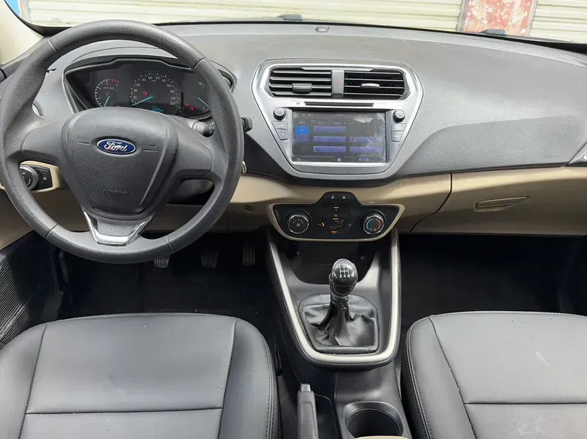 2015 Ford Escort 1.5L 113HP L4 5MT,autocango,china used car exporter,china ev exporter,chinese used car exporter,chinese used ev exporter