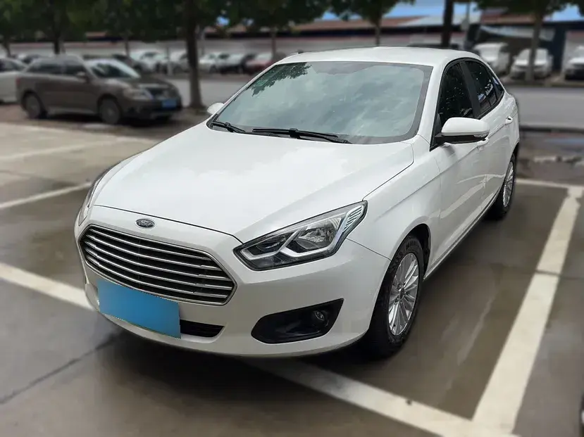 2015 Ford Escort 1.5L 113HP L4 5MT