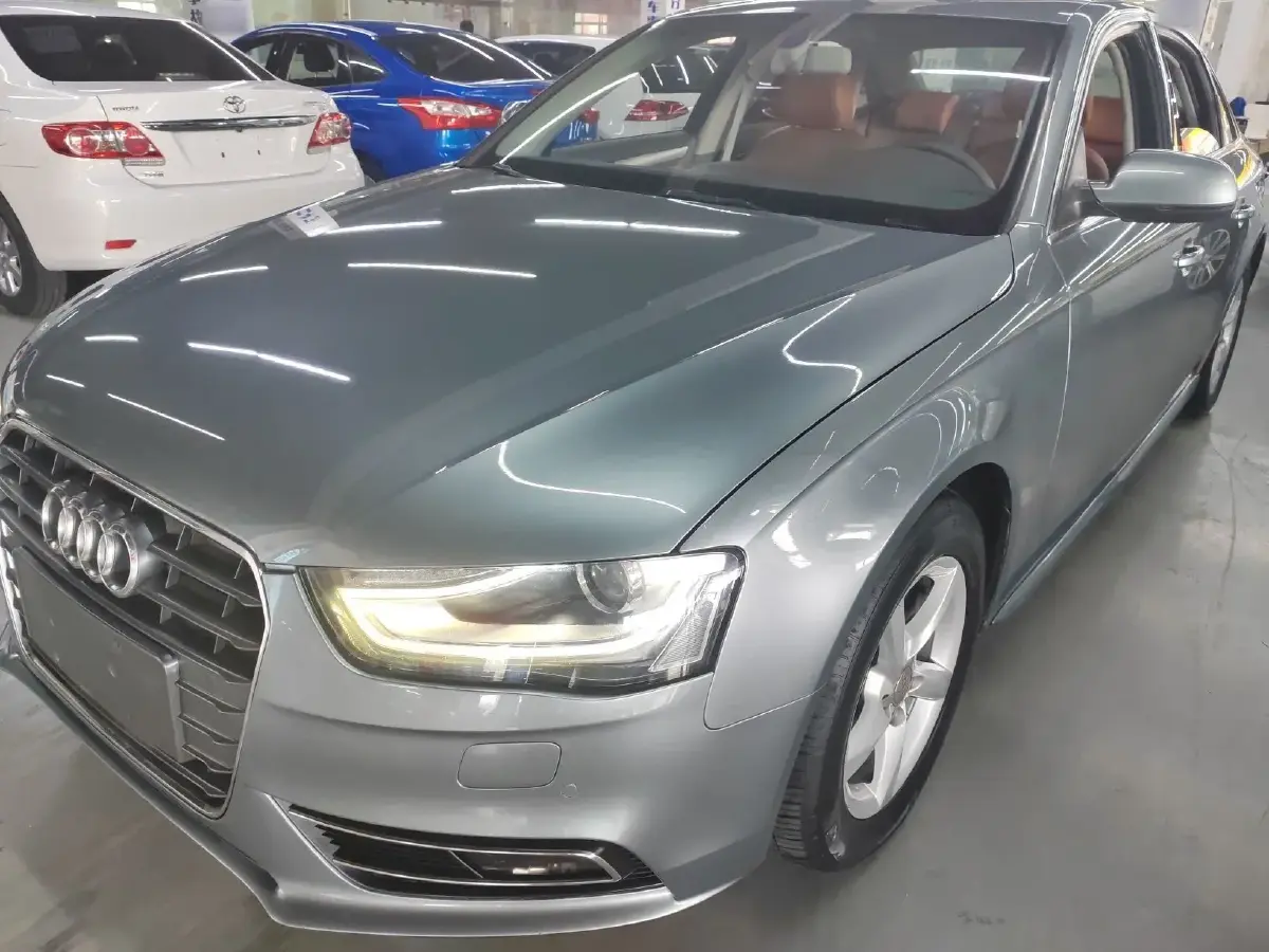 2013 Audi A4L 2.0T 180HP L4 CVT