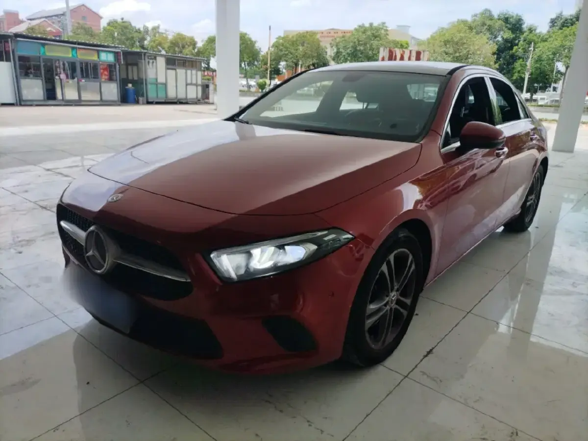 2019 Mercedes-Benz A Class 1.3T 163HP L4 7DCT