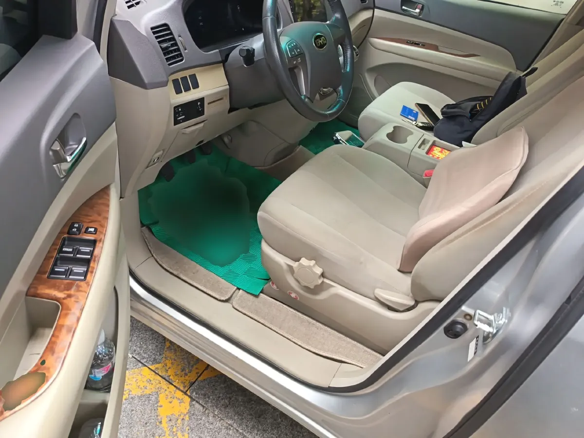 2013 BYD M6 2.0L 140HP L4 5MT,autocango,china used car exporter,china ev exporter,chinese used car exporter,chinese used ev exporter