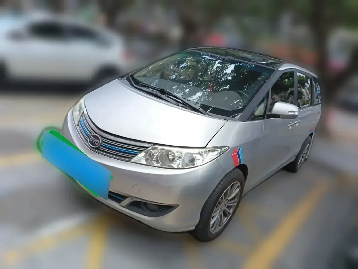 2013 BYD M6 2.0L 140HP L4 5MT