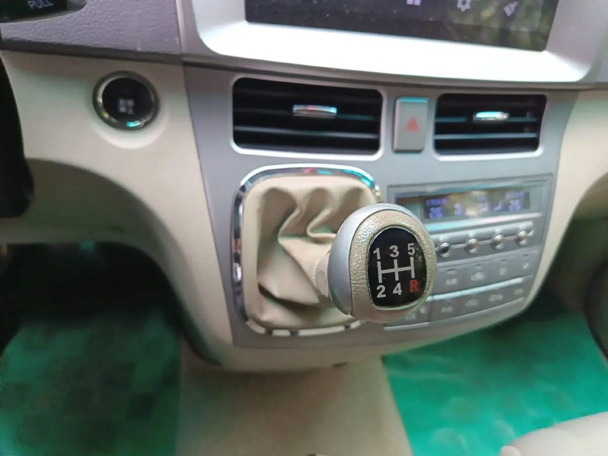 2013 BYD M6 2.0L 140HP L4 5MT,autocango,china used car exporter,china ev exporter,chinese used car exporter,chinese used ev exporter