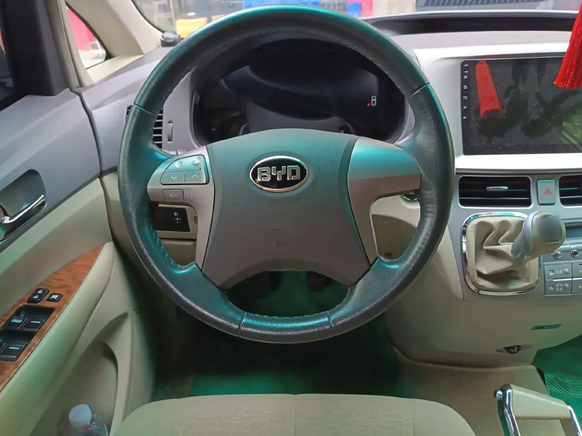 2013 BYD M6 2.0L 140HP L4 5MT,autocango,china used car exporter,china ev exporter,chinese used car exporter,chinese used ev exporter