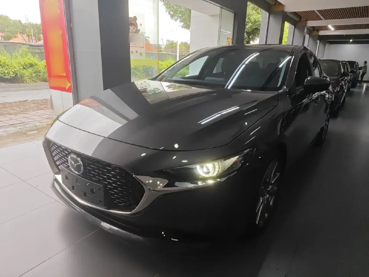 2022 Mazda 3 Axela 2.0L 158HP L4 6AT