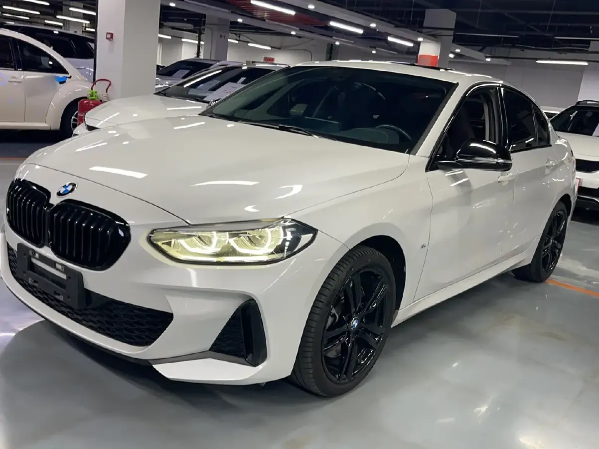 2022 BMW 1 Series 2.0T 192HP L4 7DCT