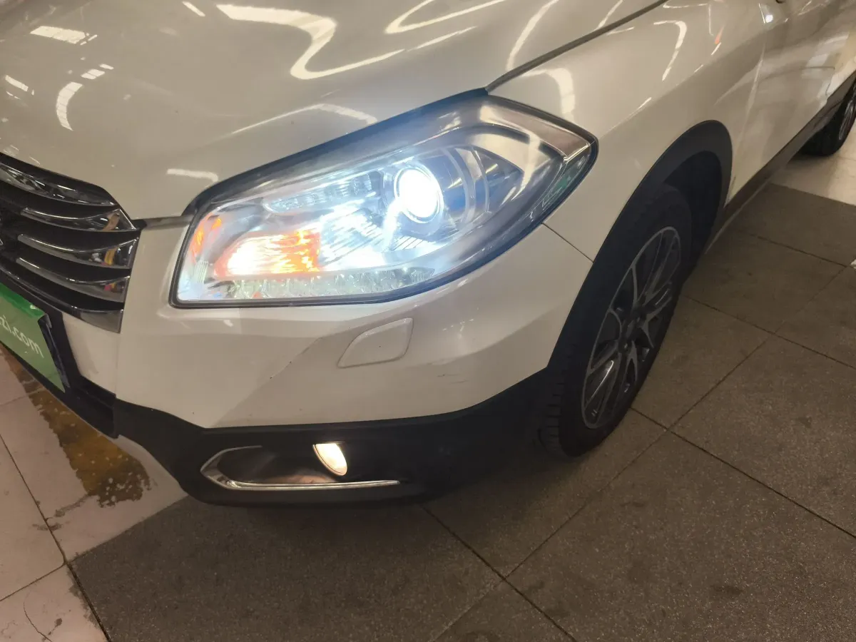 2015 Suzuki S-cross 1.6L 122HP L4 CVT,autocango,china used car exporter,china ev exporter,chinese used car exporter,chinese used ev exporter