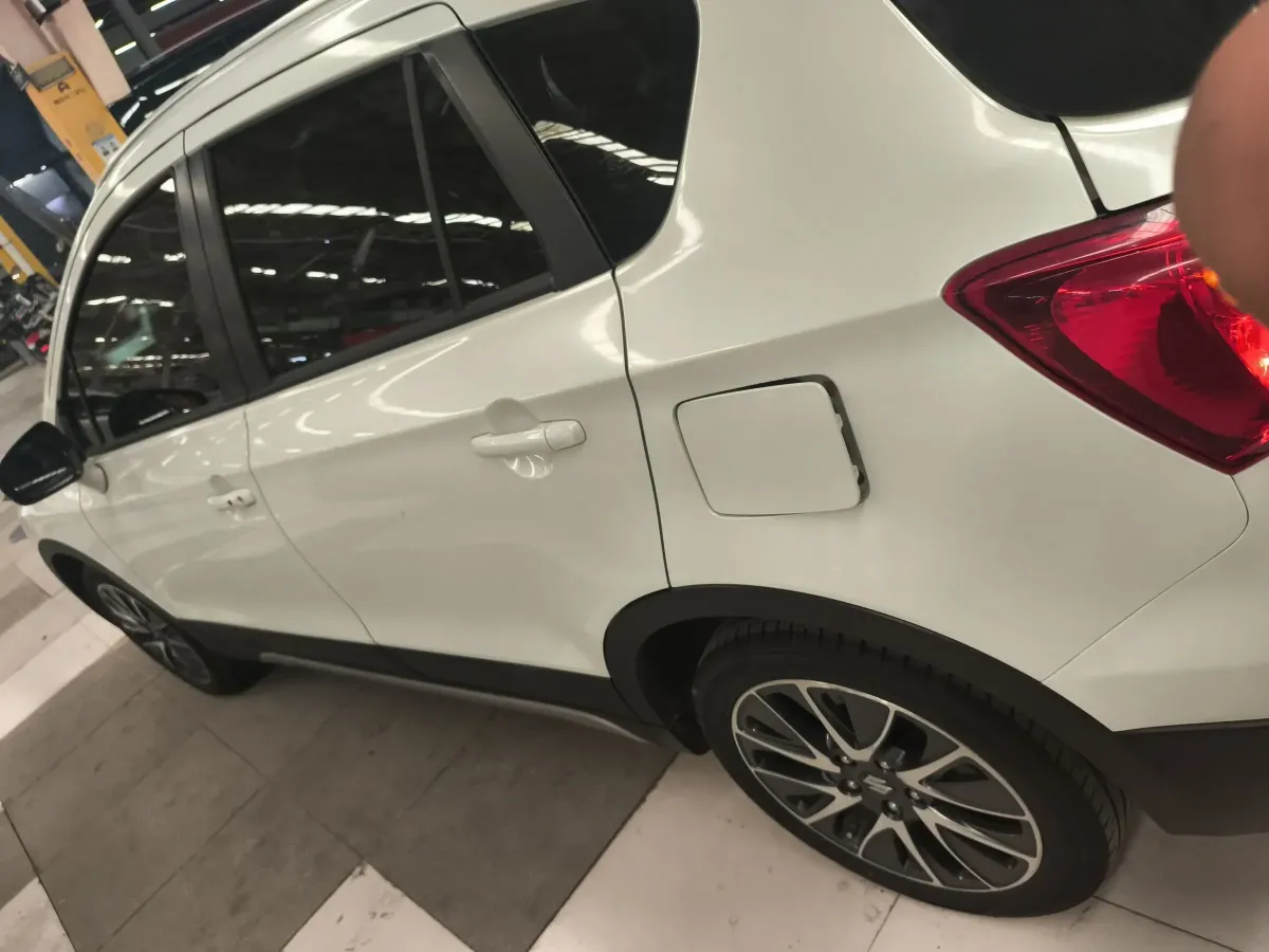 2015 Suzuki S-cross 1.6L 122HP L4 CVT,autocango,china used car exporter,china ev exporter,chinese used car exporter,chinese used ev exporter