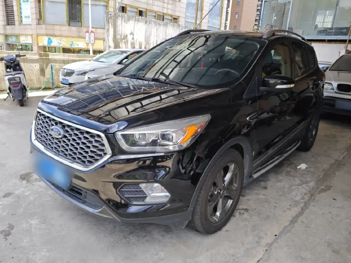 2019 Ford Kuga 1.5T 182HP L4 6AT