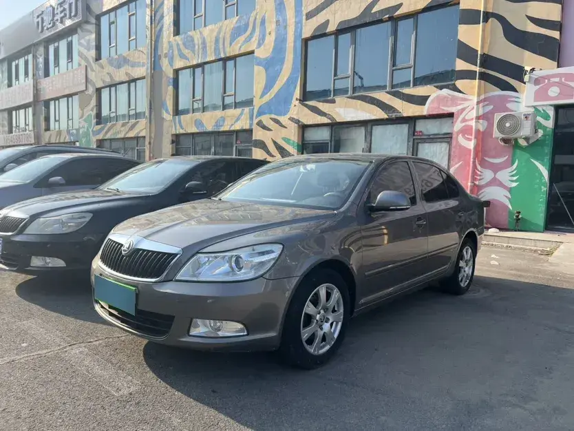 2014 Skoda Octavia 1.6L 105HP L4 5MT