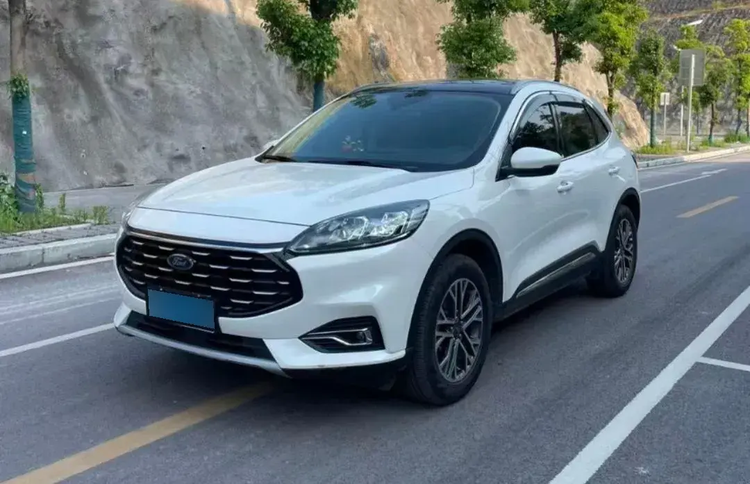 2020 Ford Escape 2.0T 248HP L4 8AT