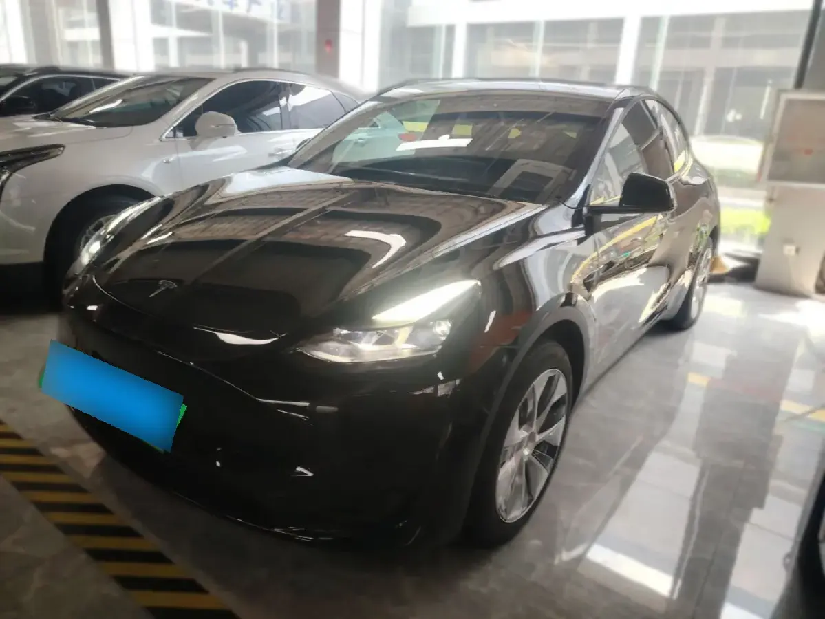 2022 Tesla Model Y BEV 60KWH