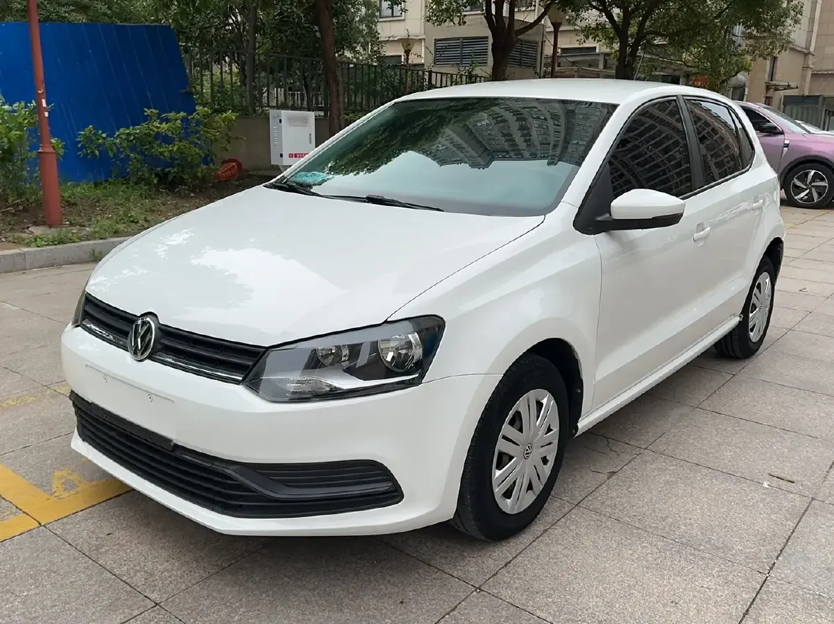 2016 Volkswagen Polo 1.4L 90HP L4 6AT