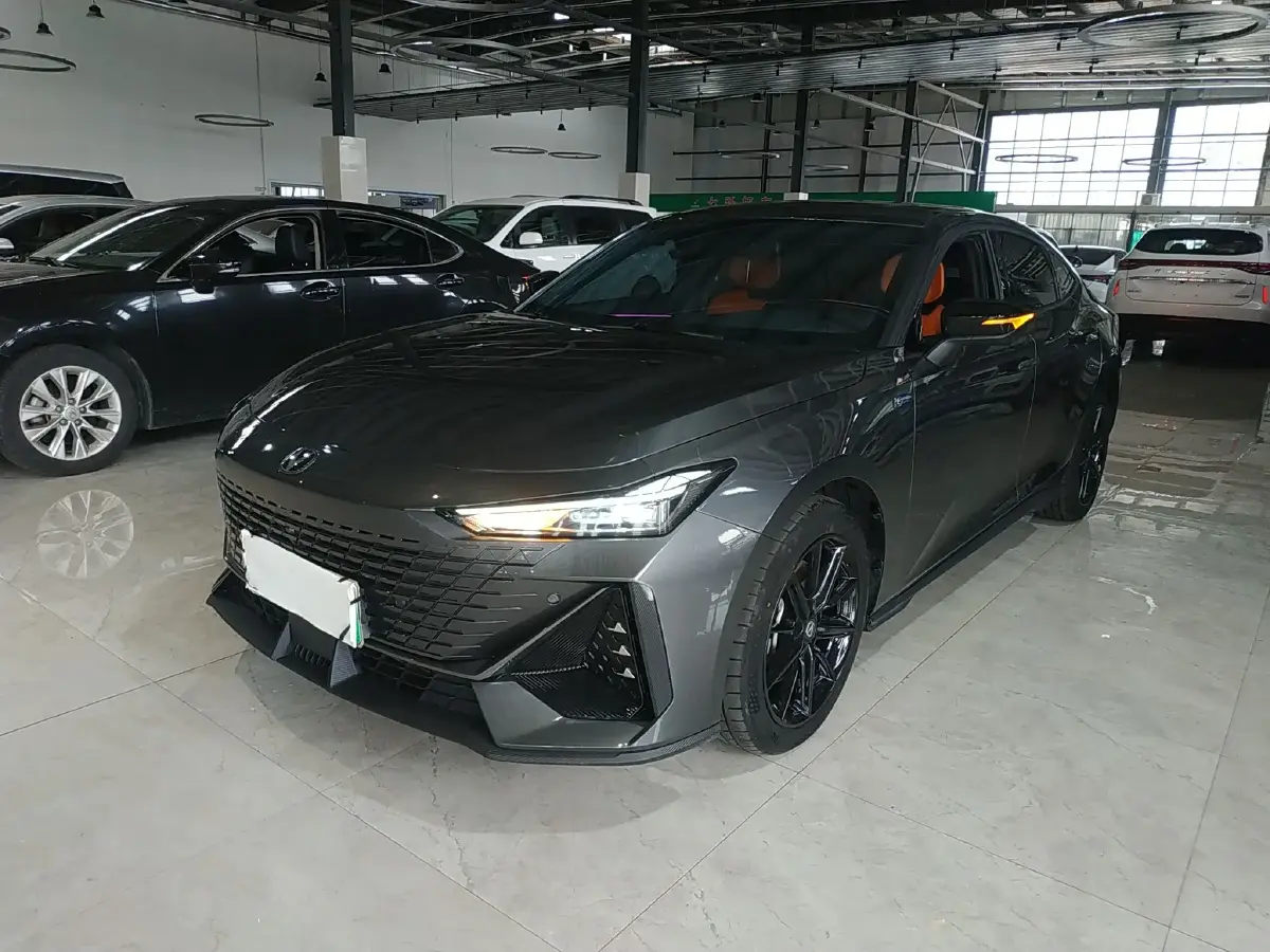 2023 ChangAn UNI-V iDD 1.5T 170HP L4 6TCT PHEV 18.4KWH