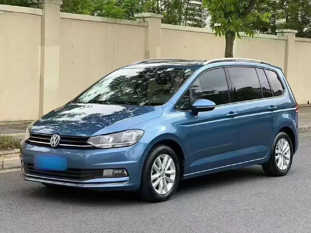 2018 Volkswagen Touran 1.4T 150HP L4 7DCT