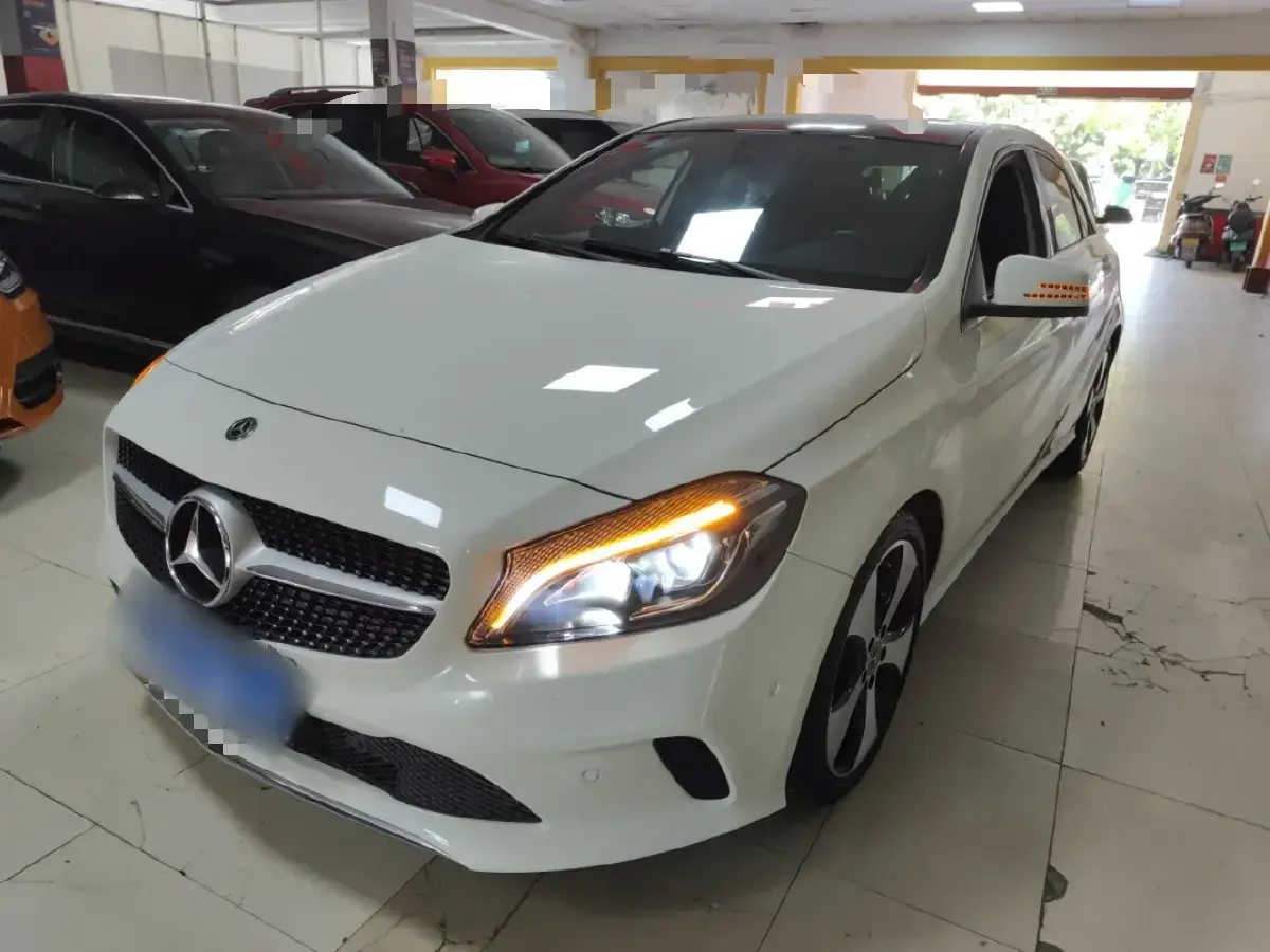 2017 Mercedes-Benz A Class 1.6T 156HP L4 7DCT