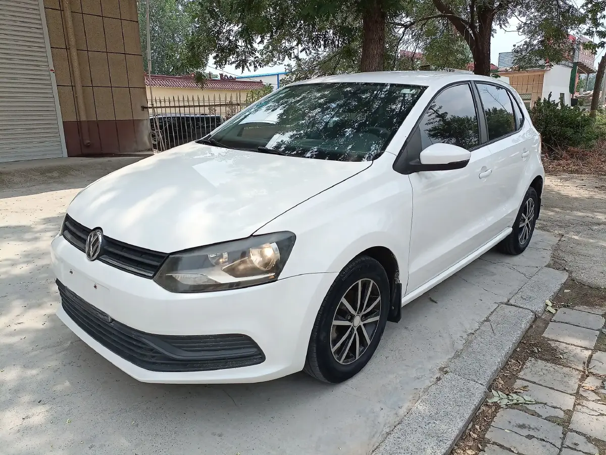 2016 Volkswagen Polo 1.4L 90HP L4 6AT