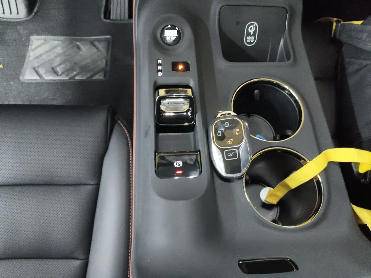 2024 GAC Trumpchi E8 2.0L 140HP L4 2DHT PHEV 25.57KWH,autocango,china used car exporter,china ev exporter,chinese used car exporter,chinese used ev exporter