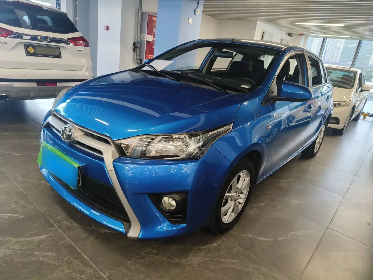 2014 Toyota Yaris L 1.5L 107HP L4 4AT