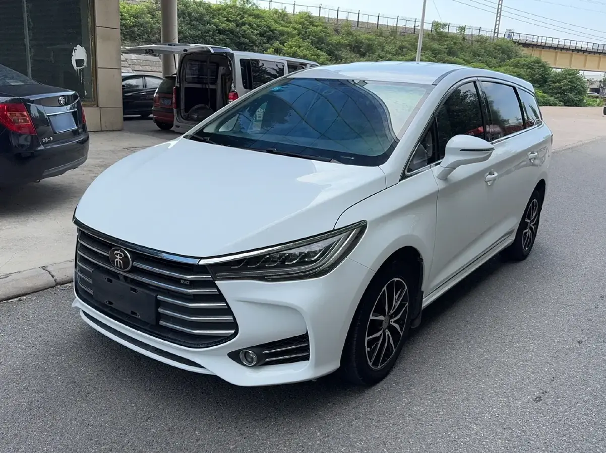 2017 BYD Song MAX 1.5T 154HP L4 6MT