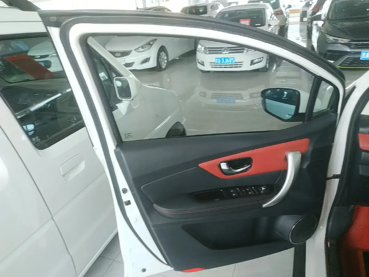 2015 Haval H1 1.5L 106HP L4 5MT,autocango,china used car exporter,china ev exporter,chinese used car exporter,chinese used ev exporter