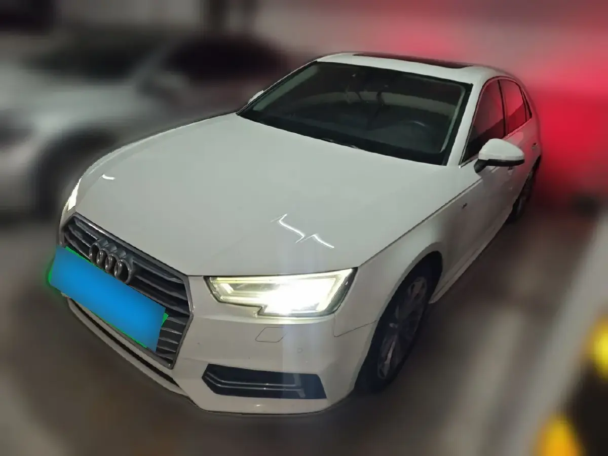 2018 Audi A4L 2.0T 190HP L4 7DCT