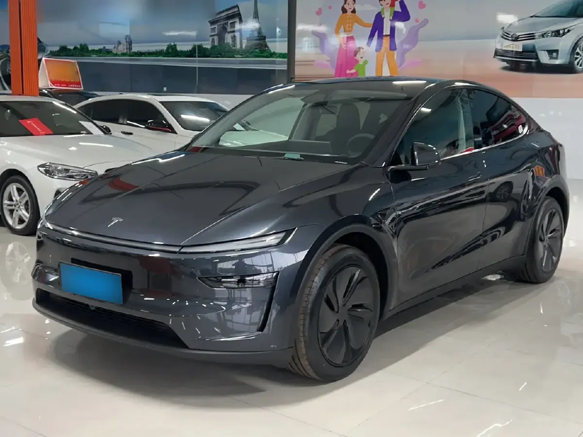 2025 Tesla Model Y BEV 62.5KWH